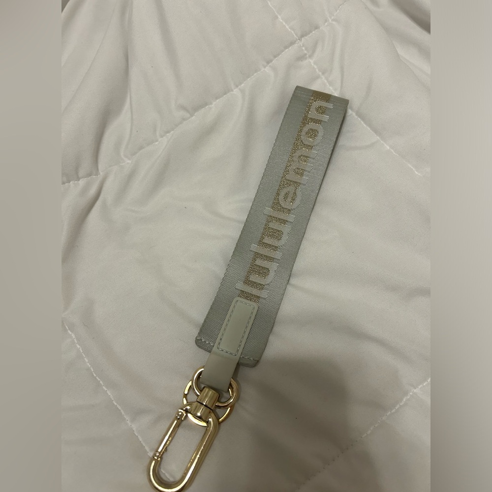 Never lost keychain word mark!!!!!!